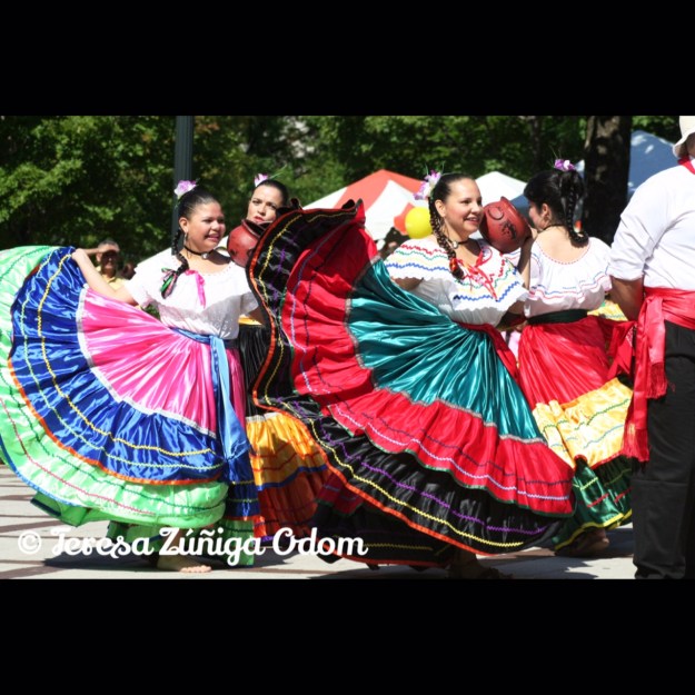 Fiesta 2008 - one of my most favorite photos from Fiesta and most often used in Fiesta advertising.  The colors are incredible!