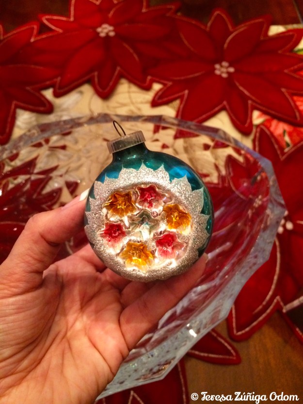 This is one of my favorite of the old ornamets...beautiful detail!