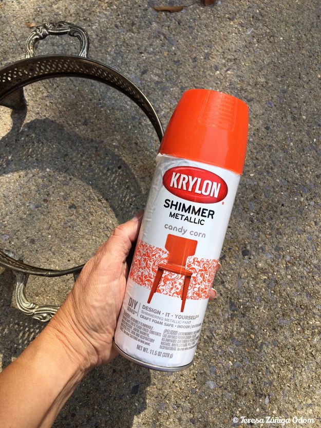 Krylon Candy Corn shimmer metallic spray paint. It turned out different than I expected but I'm pleased with it nonetheless!